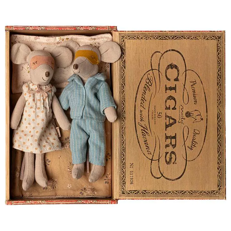 Maileg Mother & Father Mouse in Cigars