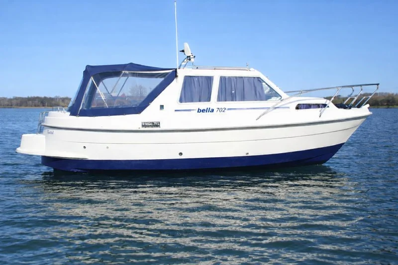 BÅTKAPELL BELLA 702 stora rutor