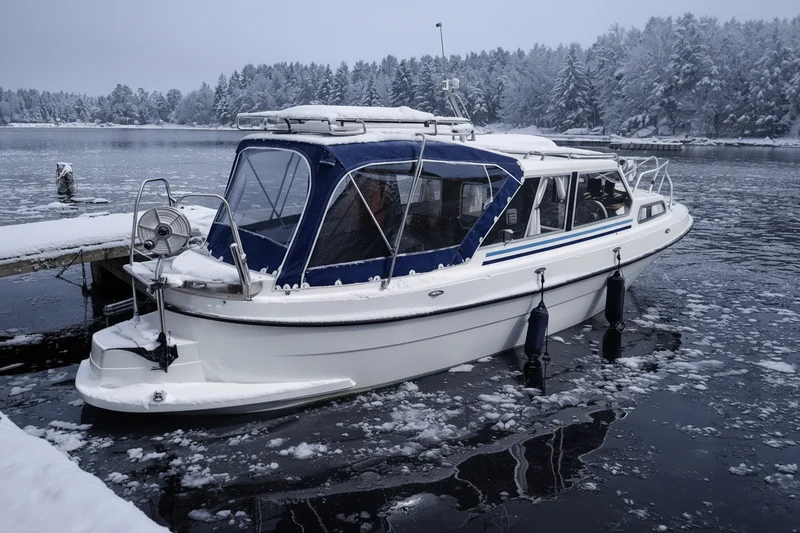 BÅTKAPELL BELLA 700 stora rutor