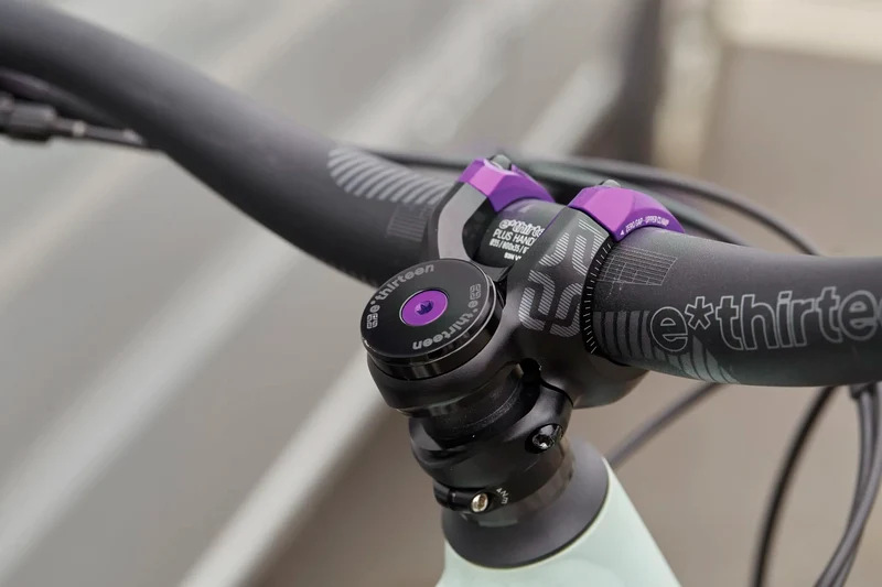 E*THIRTEEN Top Cap & Headset Spacer Kit lila