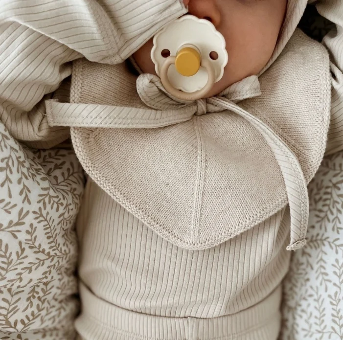 Dregelhaklapp Fijola, Ivory
