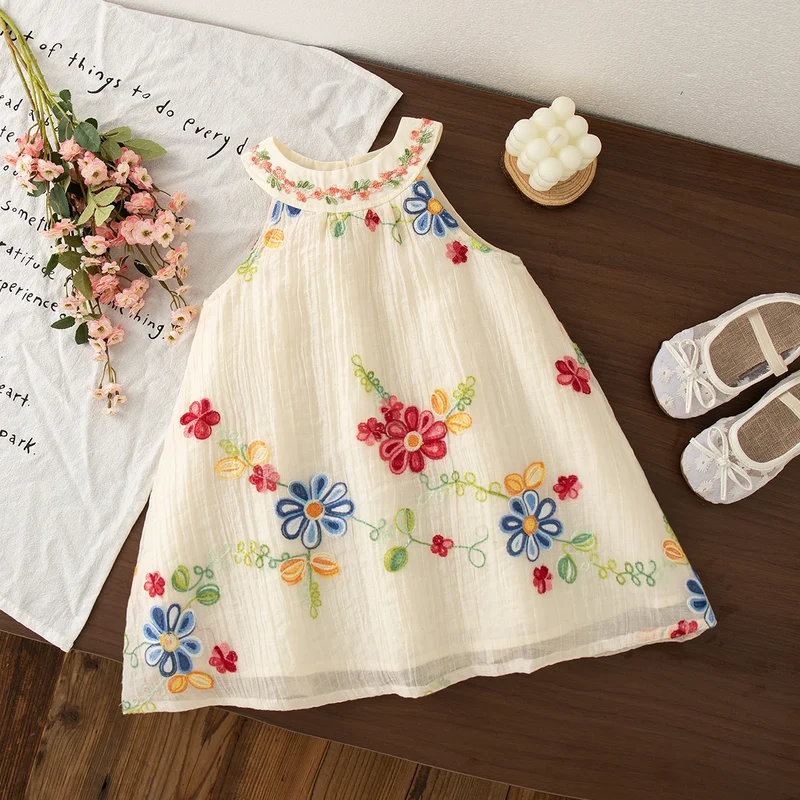 MiniFlora – Lätt och charmig – Broderad klänning för småflickor