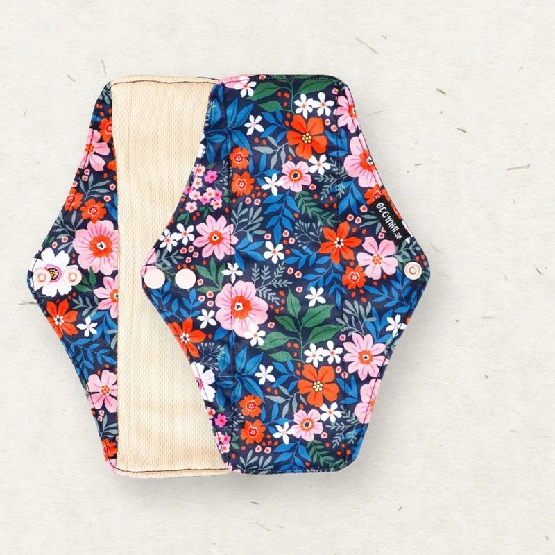 24cm Regular DRY-COMFORT pad - Midnight Garden