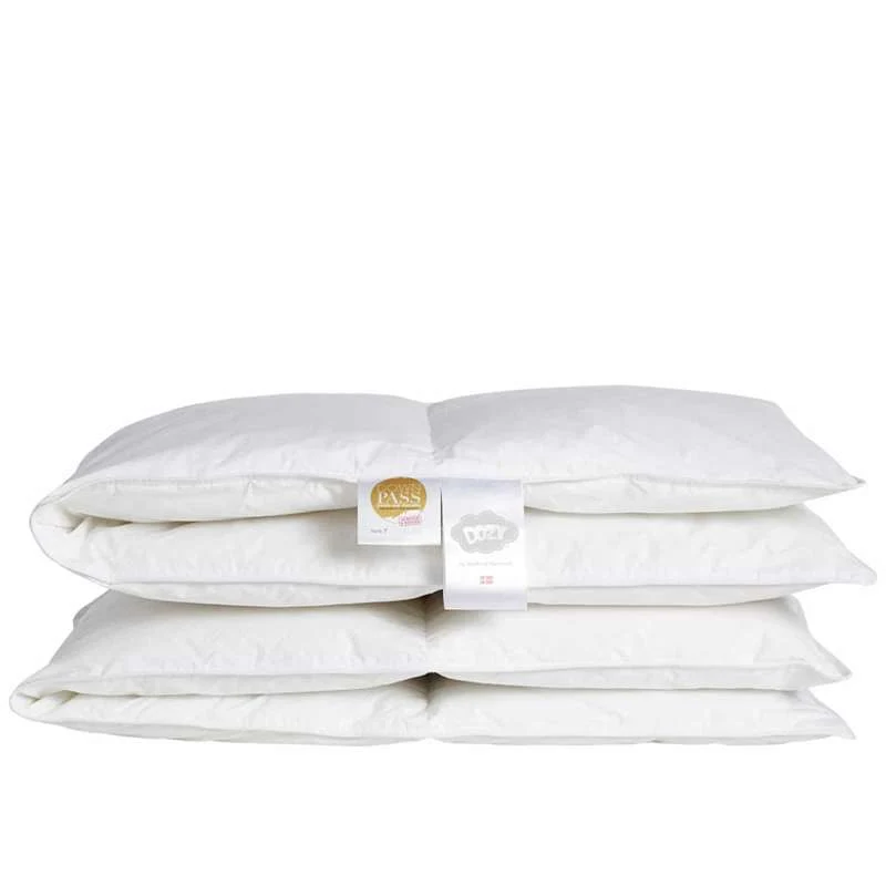 Quilts of Denmark Dozy - Juniortäcke - Varm - 280g Myskanddun