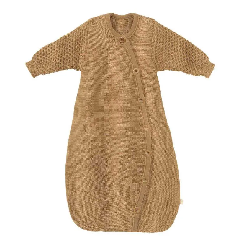 Disana Stickad Sovpåse - Långa Ärmar - Merinoull - 75 cm. - Caramel