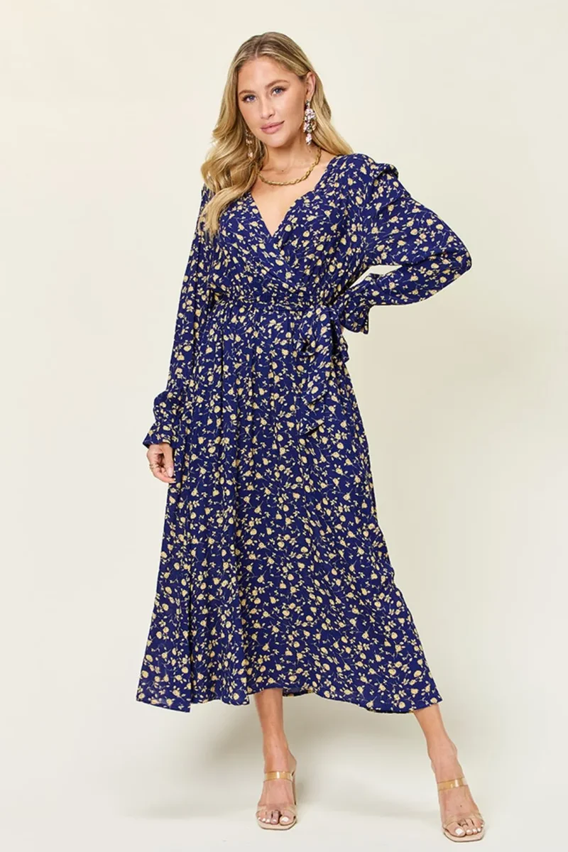Klänning med Knytdetalj i Ryggen & Volangärmar – Plus Size