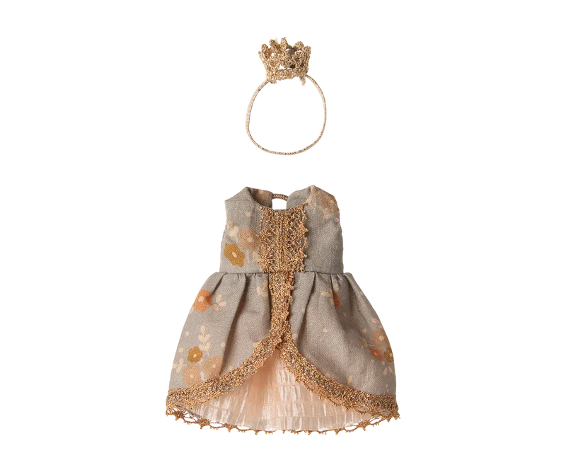 Princess dress, Big sister mouse