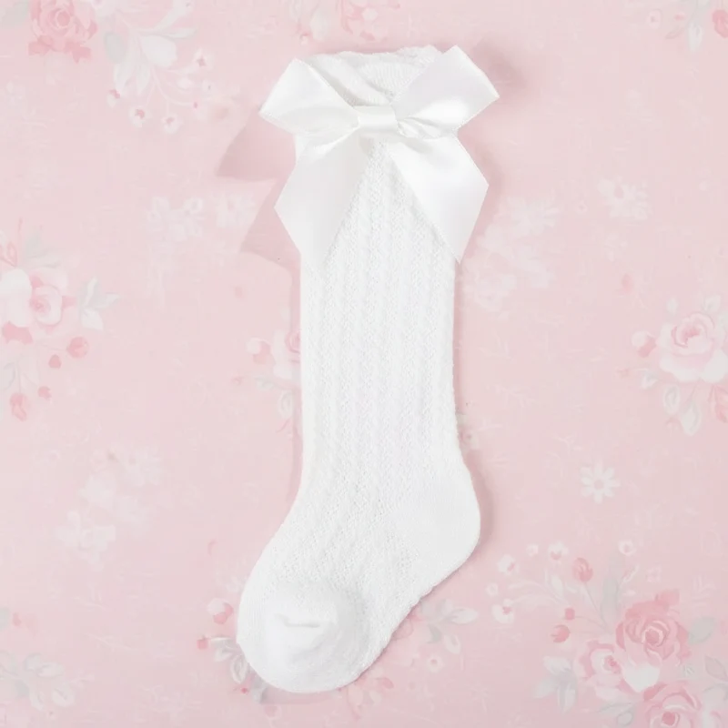 LittleCharm – Mjuka & eleganta – knästrumpor för flickor med rosett