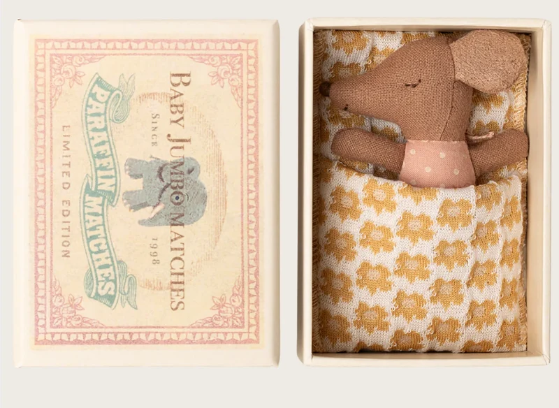 Sleepy wakey baby mouse in matchbox - Rose