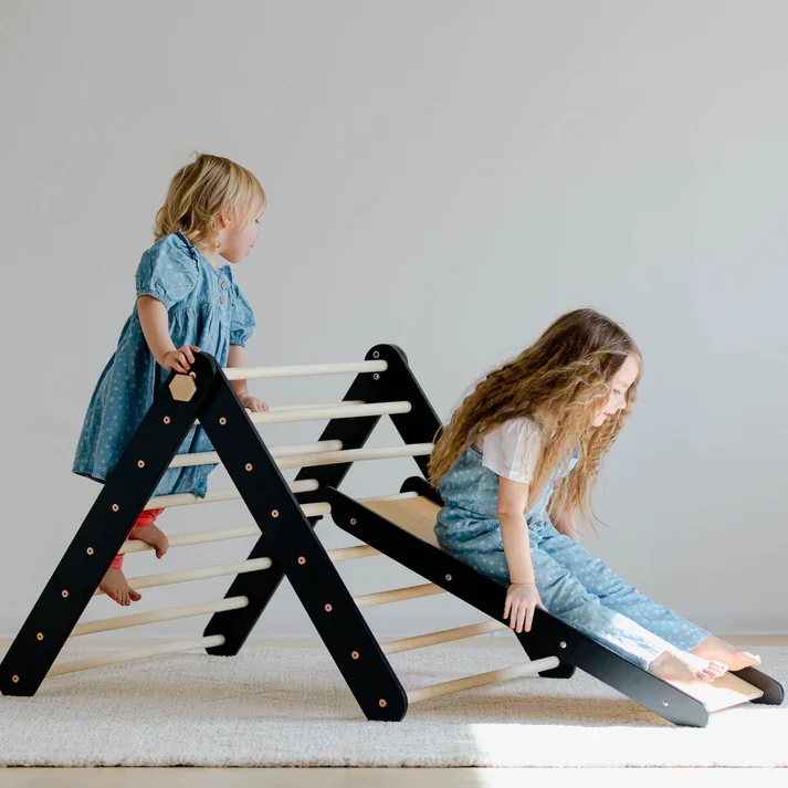 Climbing Triangle with a slide, Black