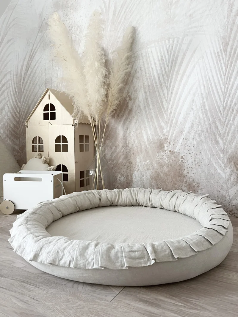 Junior Nest linne, Natur