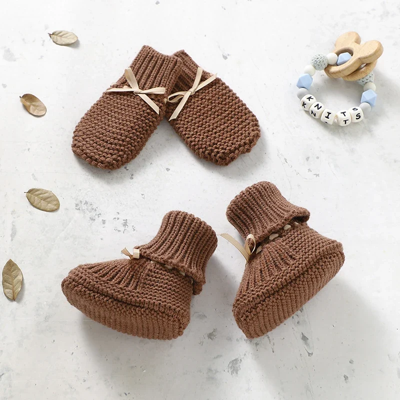 Booties & Mittens – Mjukt & varmt – Set med handskar och tossor