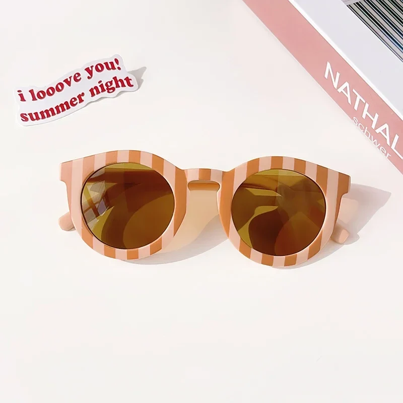 Colorful Kids Sun Shades – UV-skydd & stil – Solglasögon för barn