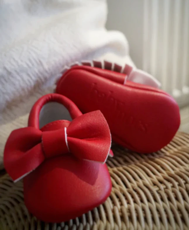 Bow Mocs, Red