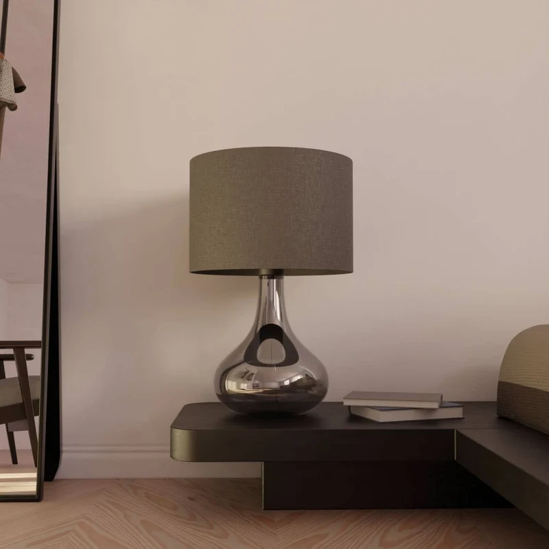 Moderne Natlampe med Dobbeltpære og Elegant Metaldesign