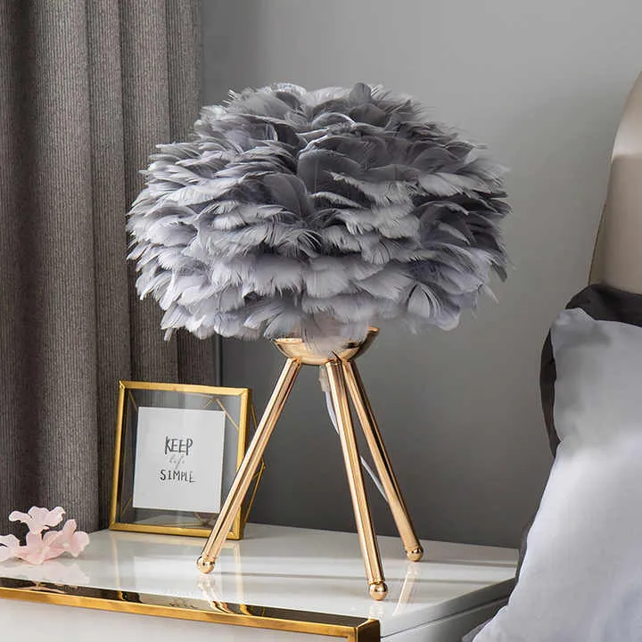 Dæmpbar Bordlampe med Fjer – Skab Elegant Belysning