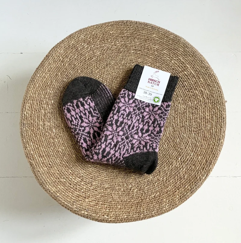 Hirsch - uldsokker til voksne - brun m. rosa stjernemønster
