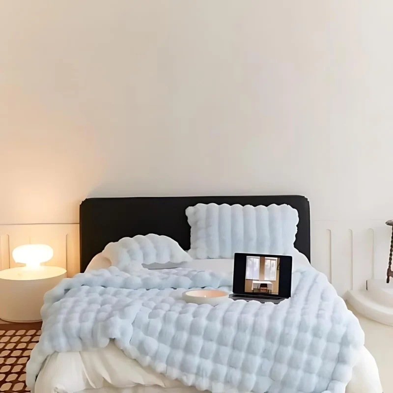 Blød Fleece Tæppe med Pelslook – Luksus & Komfort i Én