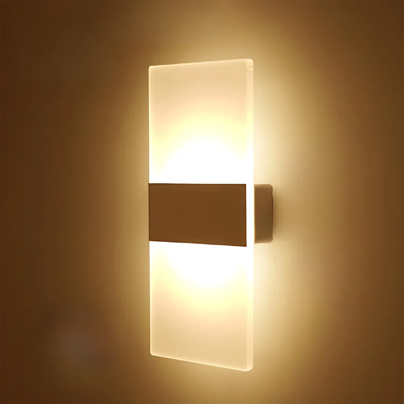 Elegant væglampe med touch-sensor og USB-opladning