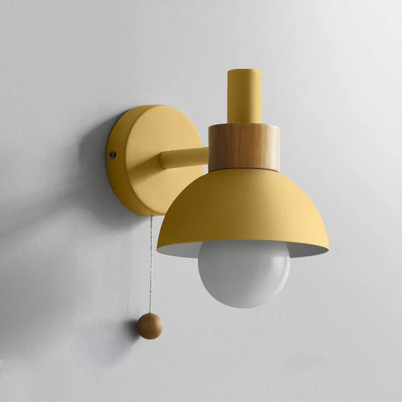 Farverig Væglampe i Moderne Design med Glaskuppel