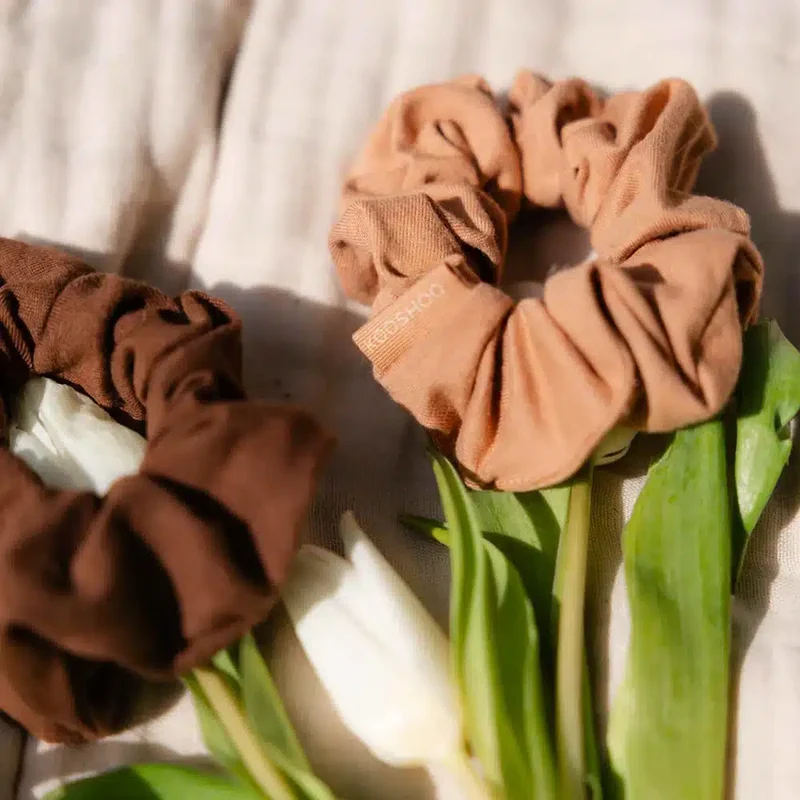Kooshoo - økologiske hår scrunchie - macchiato brown