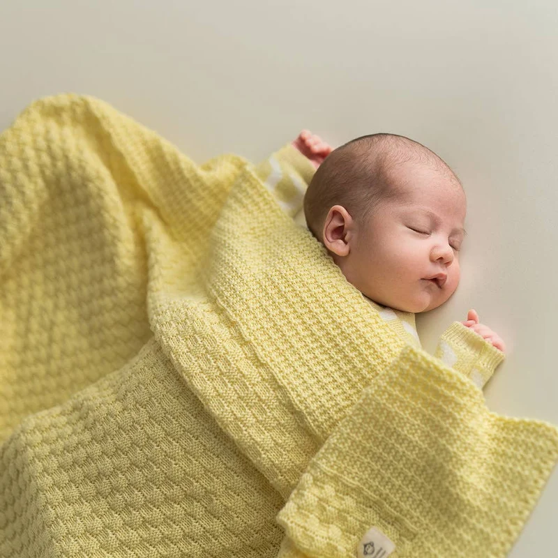 Babyfilt ekologisk bomull – Mjuk gul 80×100 cm