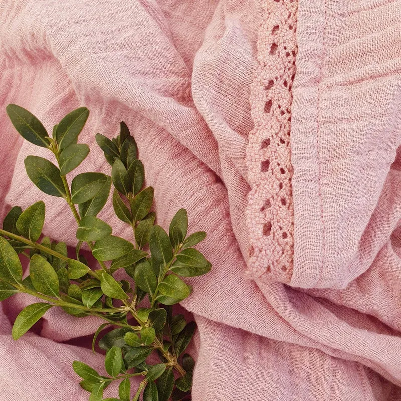 Ekologisk muslinfilt med spets – Pale Mauve