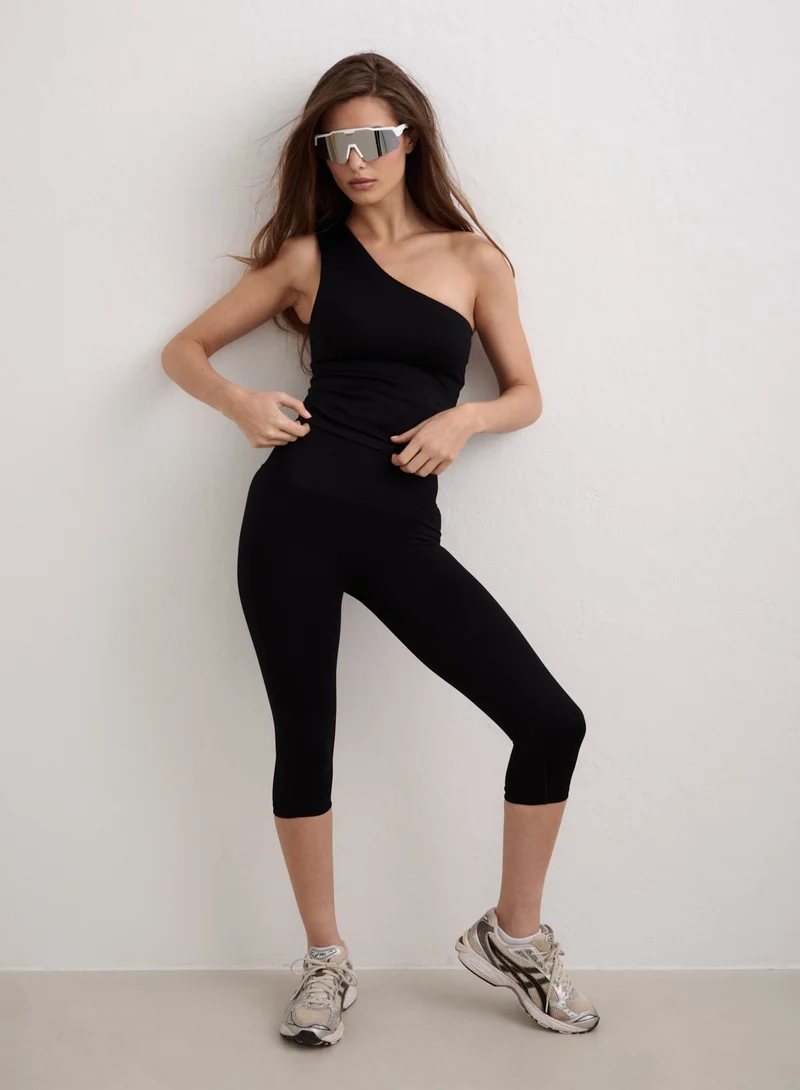 Black Shape Seamless Capri Tights