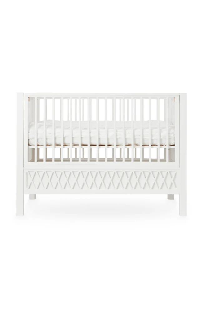 Harlequin Baby Bed - White