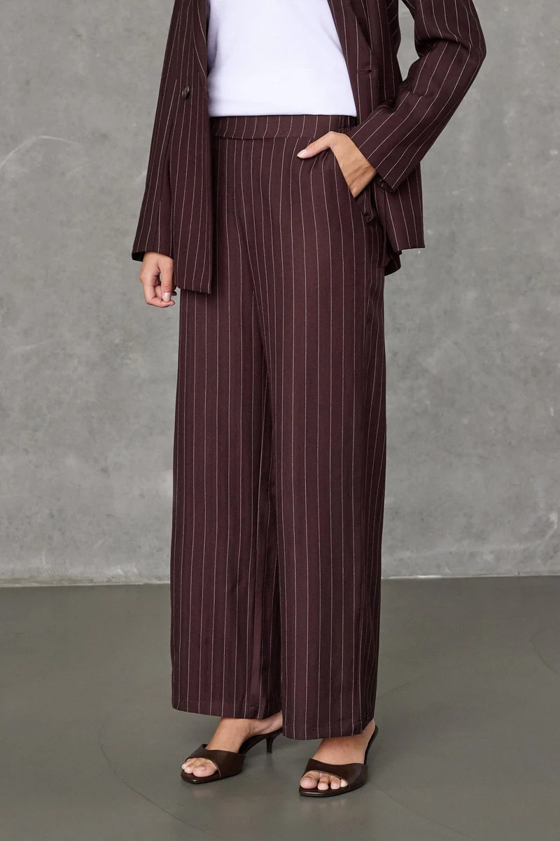 Love & Divine - Love1024-65 20305 - 834 - Brown Pinstripes