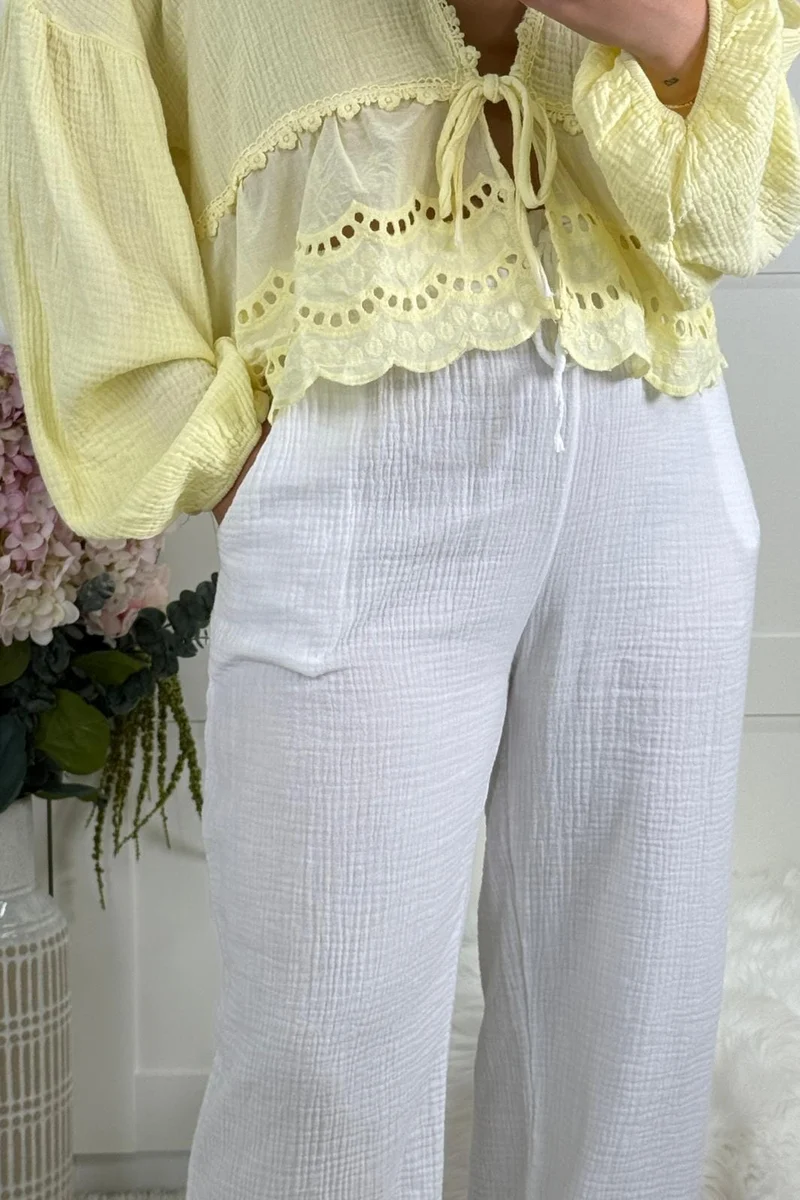 A-bee - Annabelle Buks - White