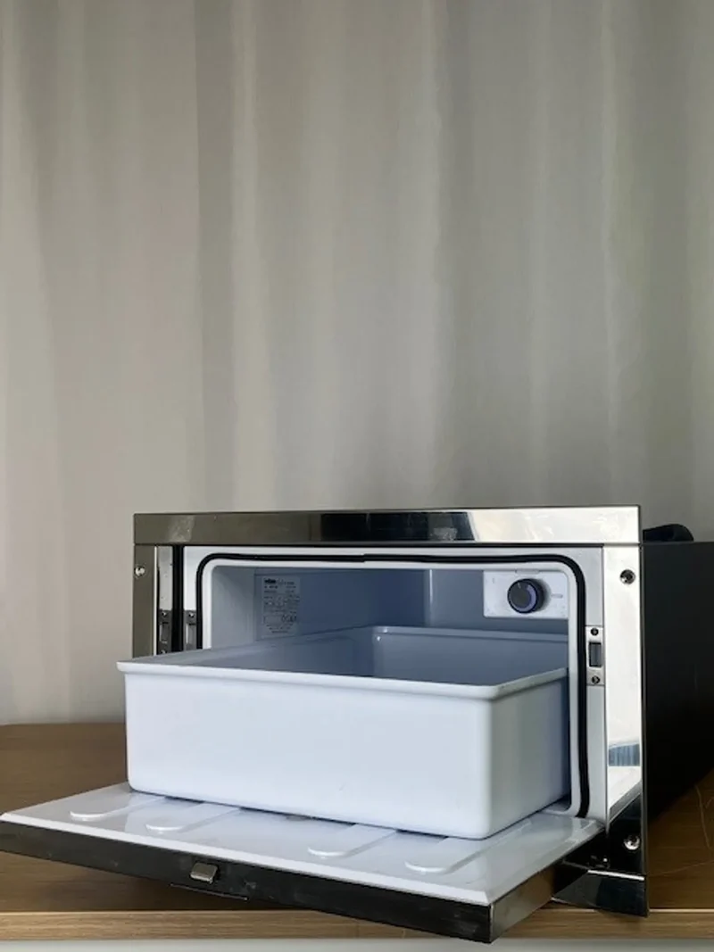 Isotherm CR36 Inox "Beg." (något flammig dörr)